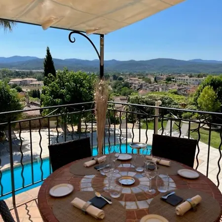 מלון Le Chateau D'argens